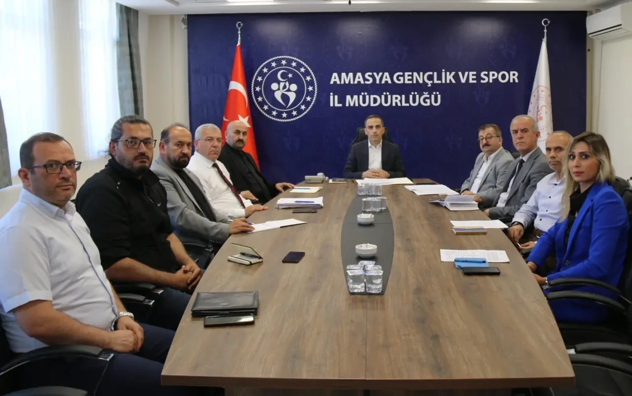 Amasya’da Gençlik Haftası Coşkuyla Başladı: İlk Tören Yavuz Selim Meydanı’nda Gerçekleşti 4