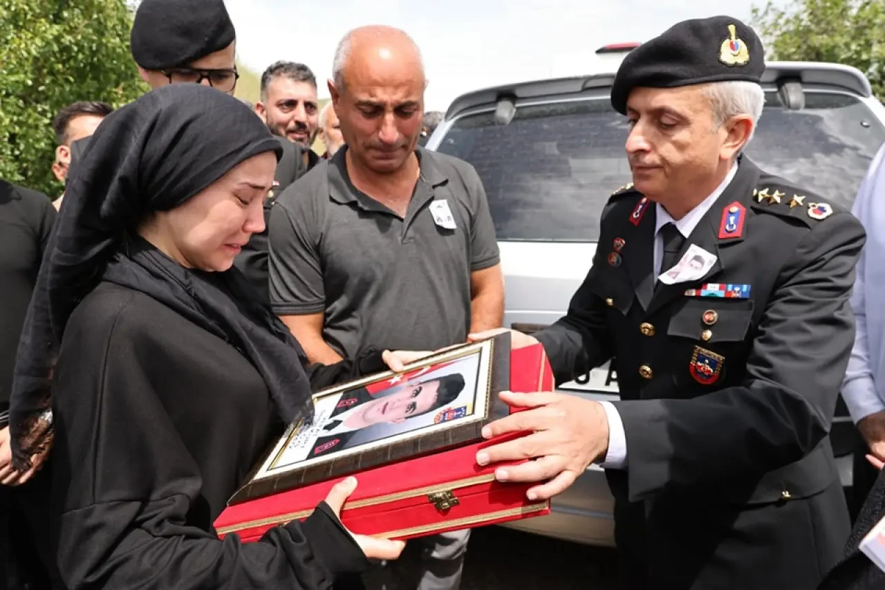 Uzman Çavuş Sedat Kurt Son Yolculuğuna Uğurlandı 4