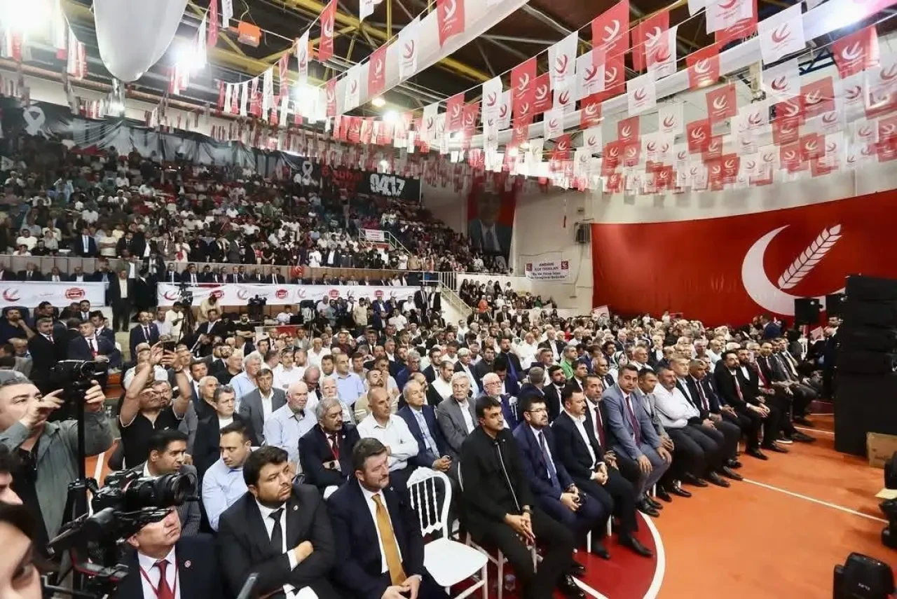 Yeniden Refah’tan Coşkulu Kongreye Tam Destek 3