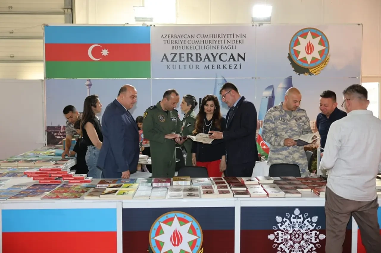 Merzifon 8. Kitap Fuarı’na Komutan Ziyareti: Kültüre Ortak Destek 4