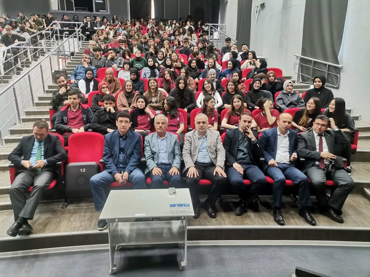 Süleyman Beledioğlu Merzifon’da Öğrencilerle Buluştu 4
