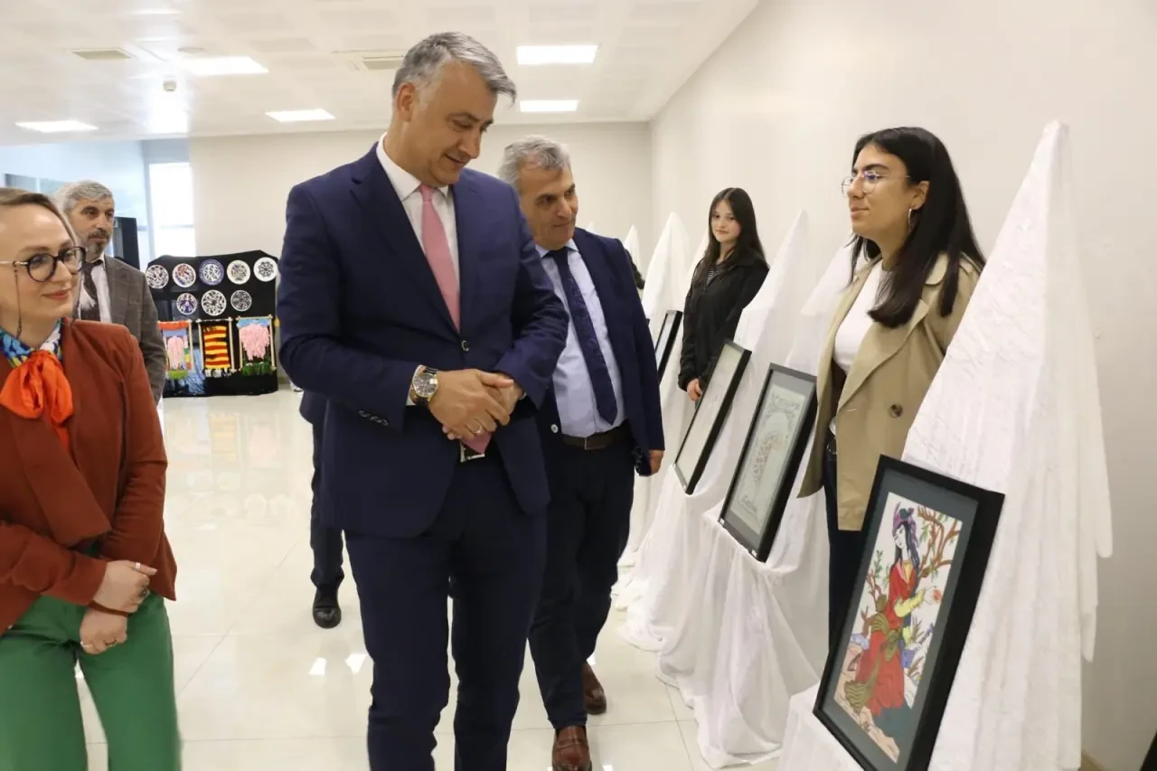 Köklerden Geleceğe: Geleneksel El Sanatları Sergisine Yoğun İlgi 2