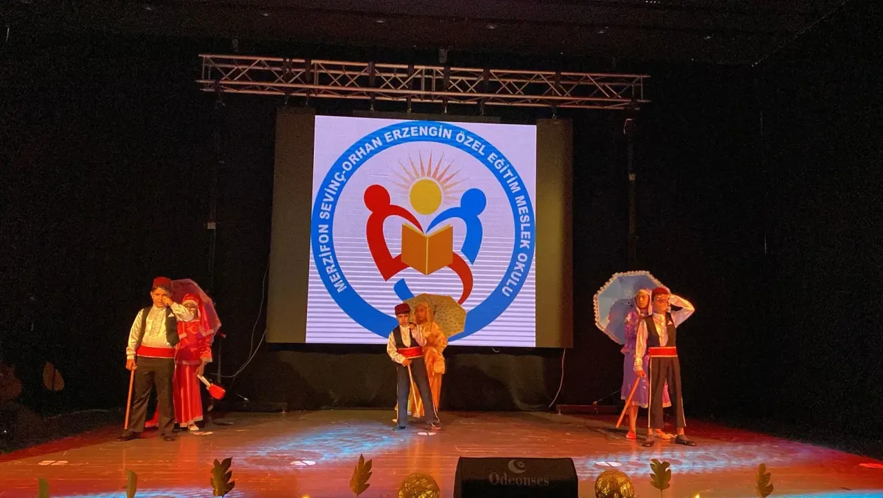 Merzifon’da Anlamlı Program: “Elimi Tutsan Engelimi Unutsam” 4