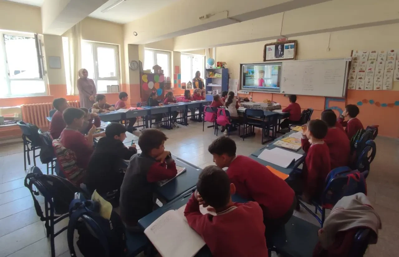 Minik Kalplere Büyük Bilinç: Merzifon’da “Yaşama Yol Ver” Eğitimi Verildi 1