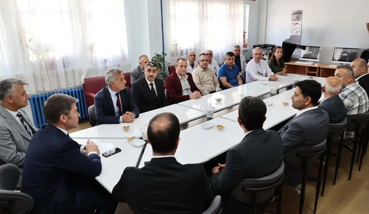 Vali Bakan’dan Şehit Hüseyin Kavaklı Fen Lisesi’ne Anlamlı Ziyaret 3