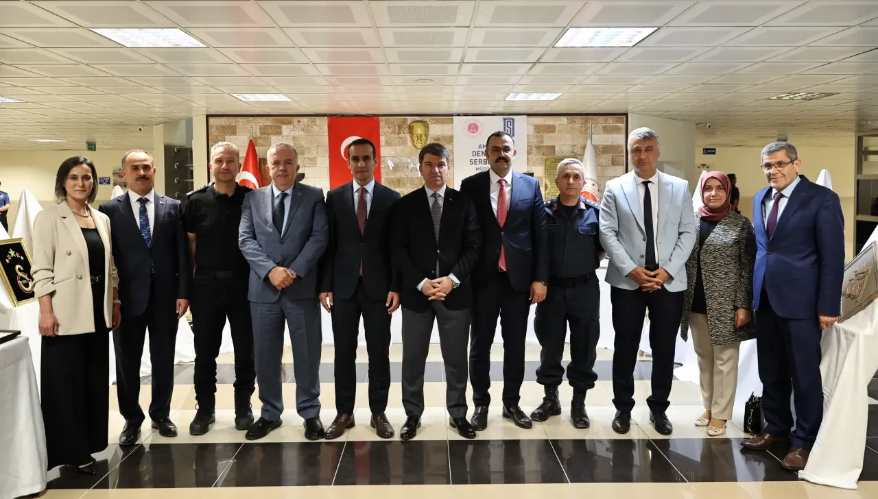 Amasya Adalet Sarayı’nda Anlamlı Sergi: “Bağımsızlığa El Verelim” Projesi İlgi Gördü 4