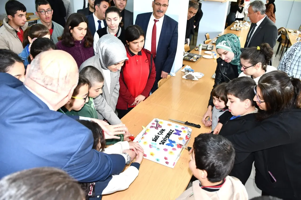 Gümüşhacıköy’de Sevgi Sofrası Kuruldu! 3