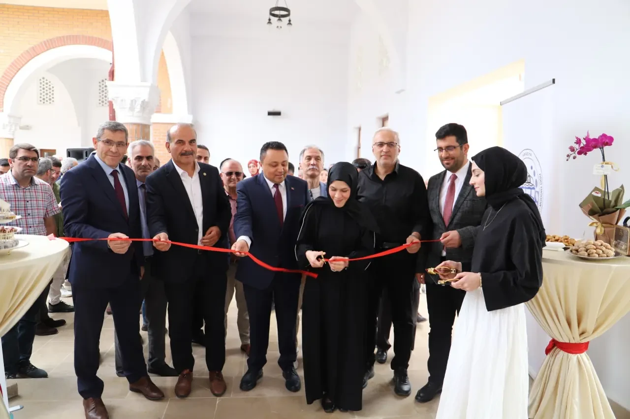"Kalemin Hikmeti" Hat Sergisi Gönüllere Dokundu 1