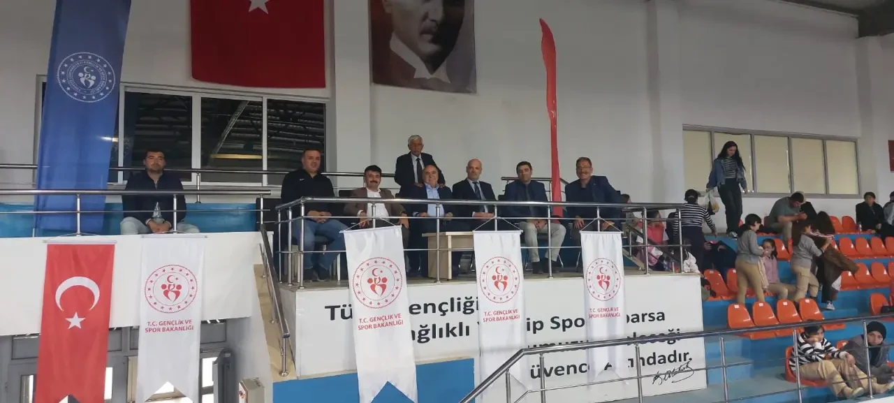 Voleybol Finali Gümüşhacıköy’de Coşku Dolu Anlara Sahne Oldu! 2