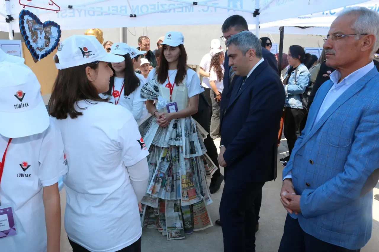 Merzifon’da Genç Beyinlerden Bilimsel Şölen: TÜBİTAK 4006 Bilim Fuarı Yoğun İlgi Gördü 1