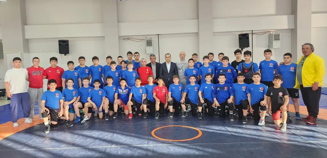 İl Müdürü Osman Ercan, Sporcu Eğitim Merkezi’nde Genç Sporcularla Buluştu 3