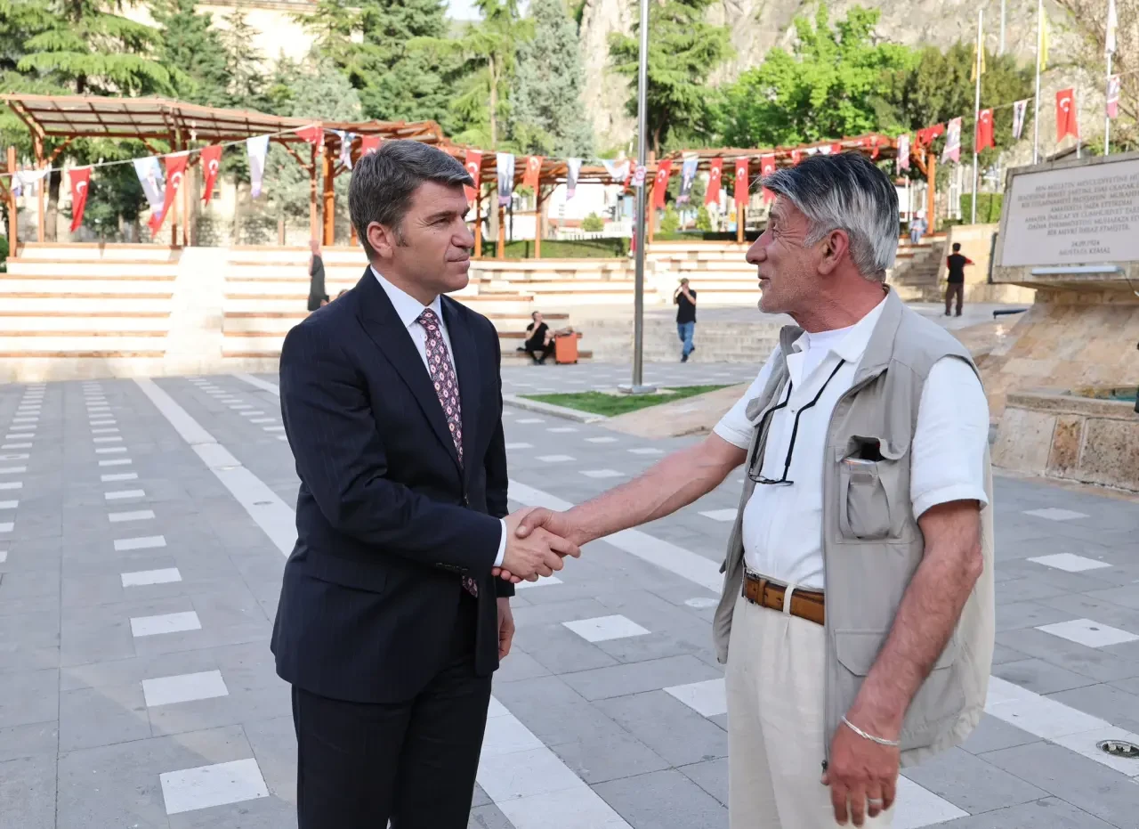Vali Önder Bakan Amasya Sokaklarında Vatandaşla Buluştu 3