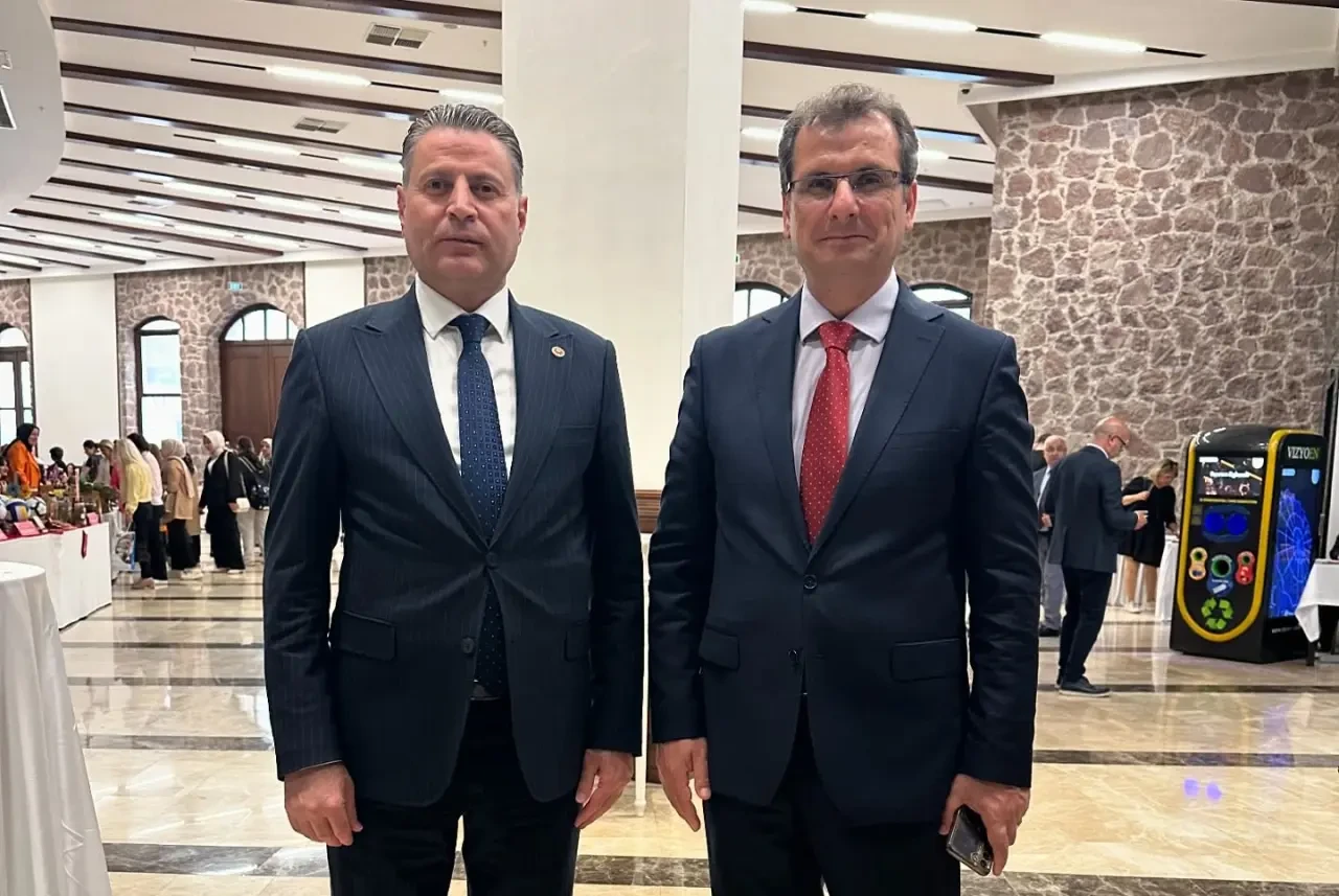 CHP’li Karagöz İzmir’de Kadın-Erkek Fırsat Eşitliği Çalıştayı’na Katıldı 3