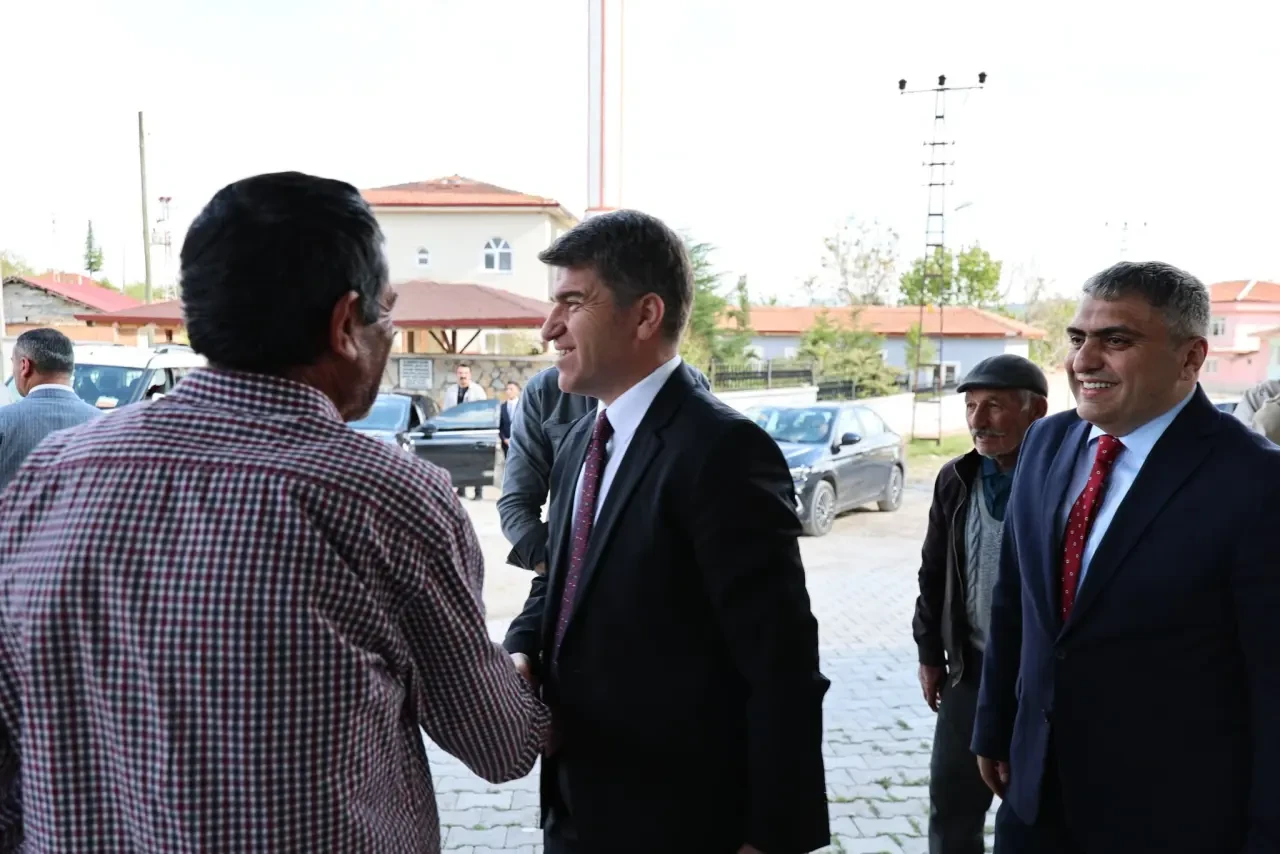 Vali Önder Bakan Merzifon Karatepe Köyü’nde Vatandaşlarla Buluştu 1