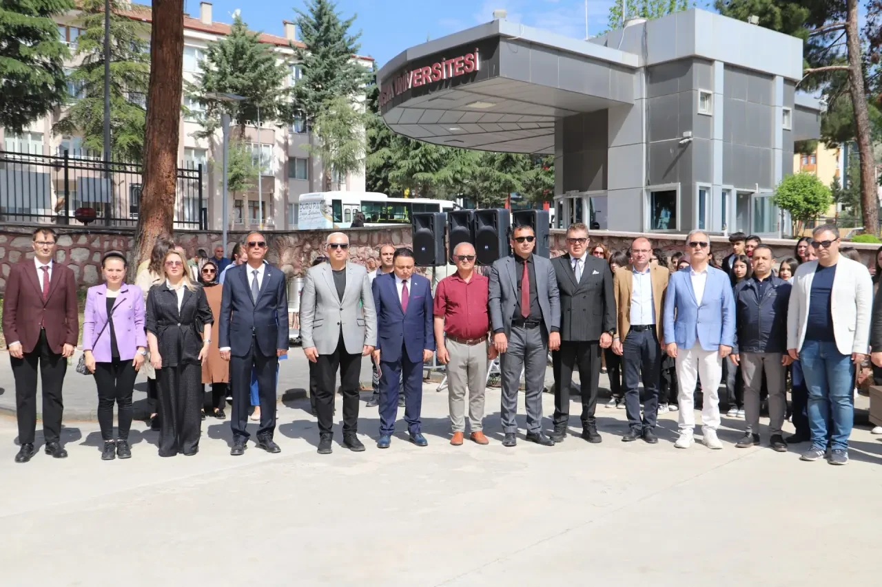 AÜB Üniversite Tanıtım Fuarı Amasya’da Gençlerle Buluştu 4