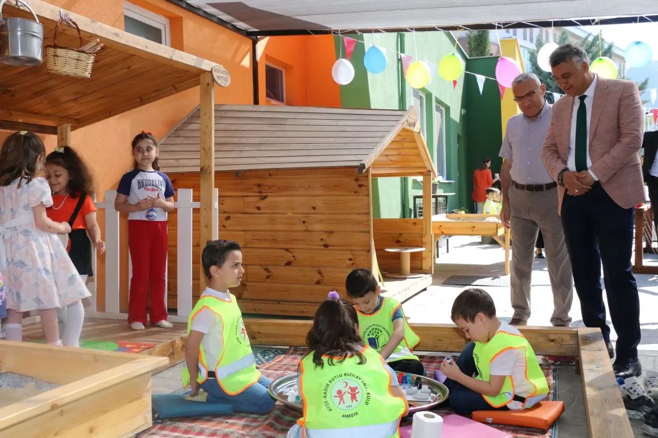Amasya’da Açık Hava Sınıfı Açıldı: Minikler Doğayla İç İçe Öğreniyor 2