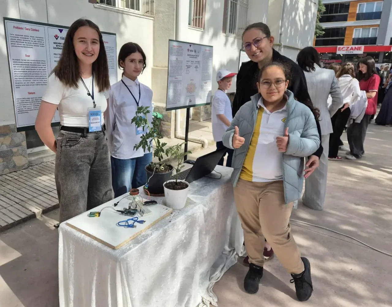 Merzifon Atatürk BİLSEM’de TÜBİTAK 4006 Bilim Fuarı Büyük İlgi Gördü 3