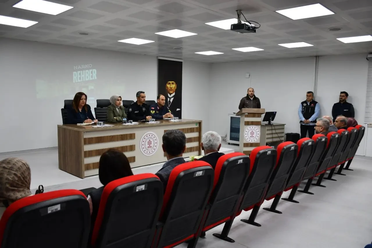 Gümüşhacıköy’de Bağımlılıkla ve Dolandırıcılıkla Ortak Mücadele 6