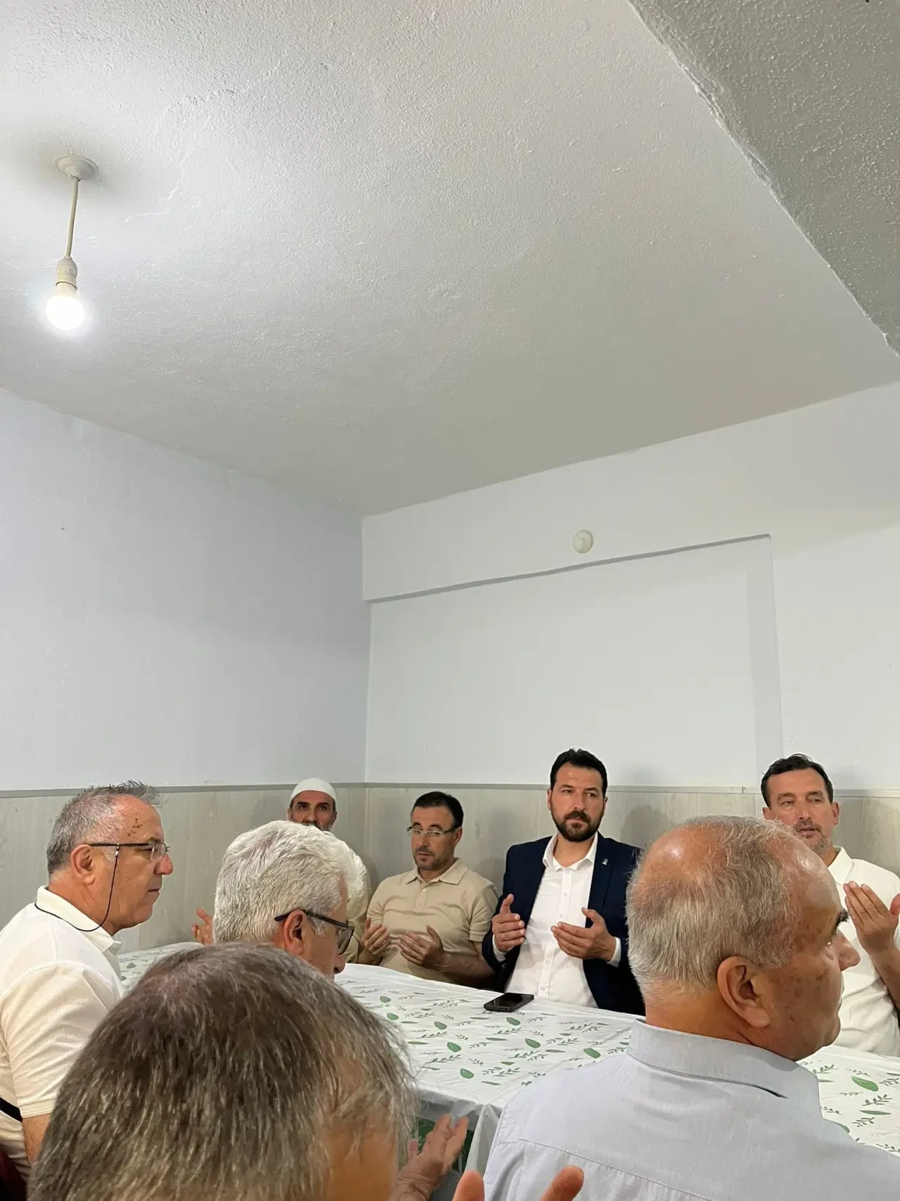 AK Parti Merzifon İlçe Başkanı Emre Keleş’ten Vezirköprülüler Derneği’ne Ziyaret 1