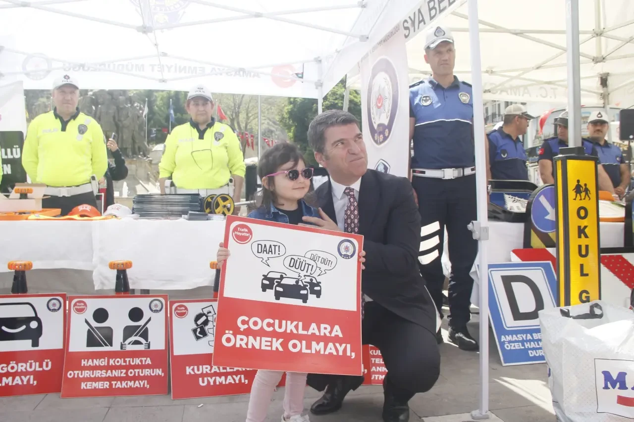 Amasya’da Trafik Haftası Etkinlikleriyle Farkındalık Mesajı Verildi 3