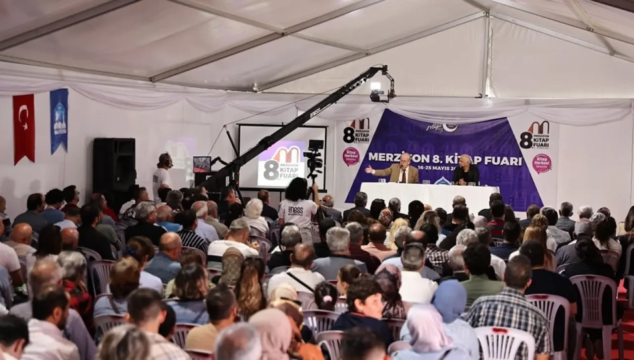 Cihat Yaycı ve Mete Yarar, Merzifon Kitap Fuarı’nda Gündemi Değerlendirdi 2