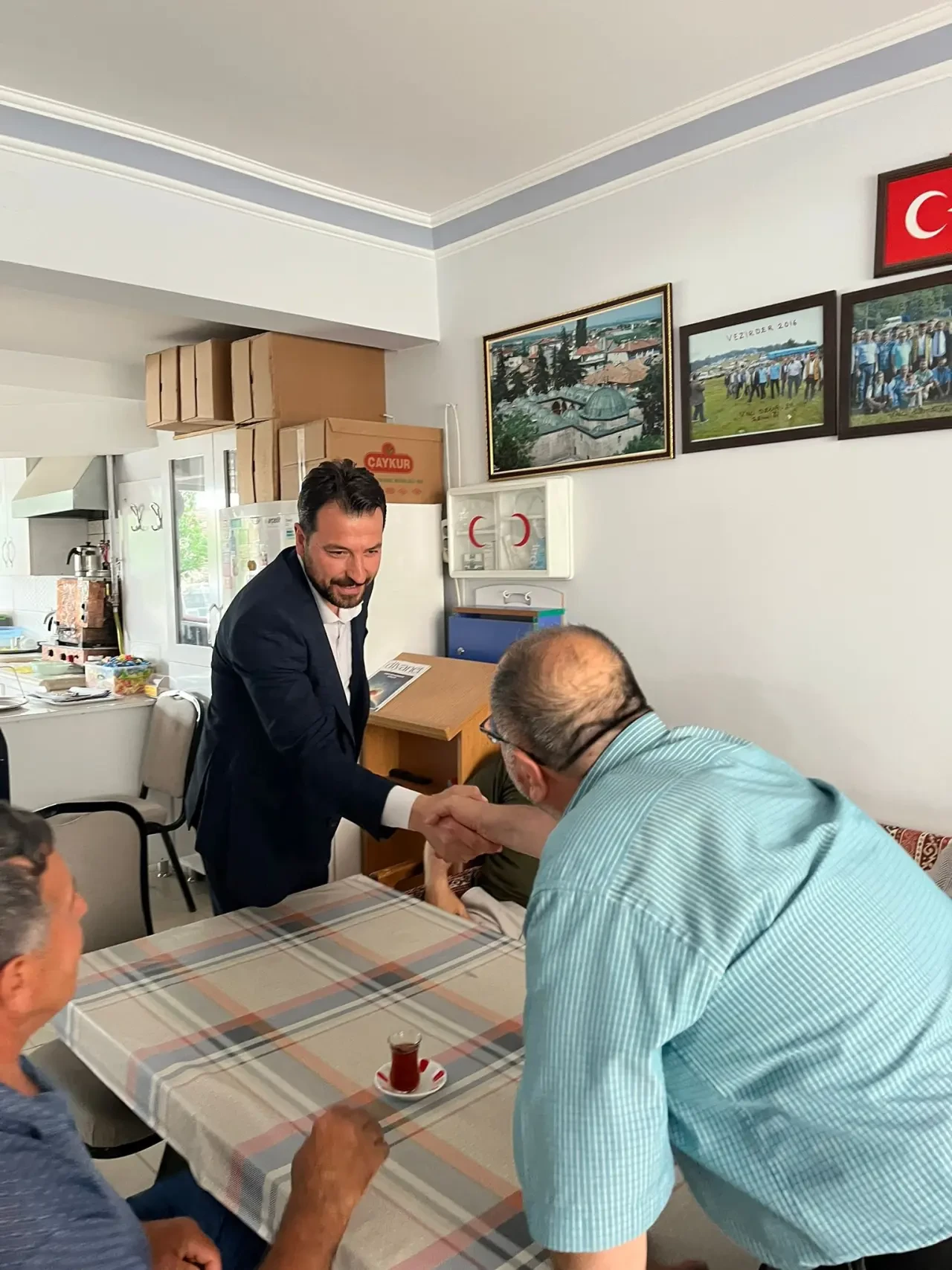 AK Parti Merzifon İlçe Başkanı Emre Keleş’ten Vezirköprülüler Derneği’ne Ziyaret 2