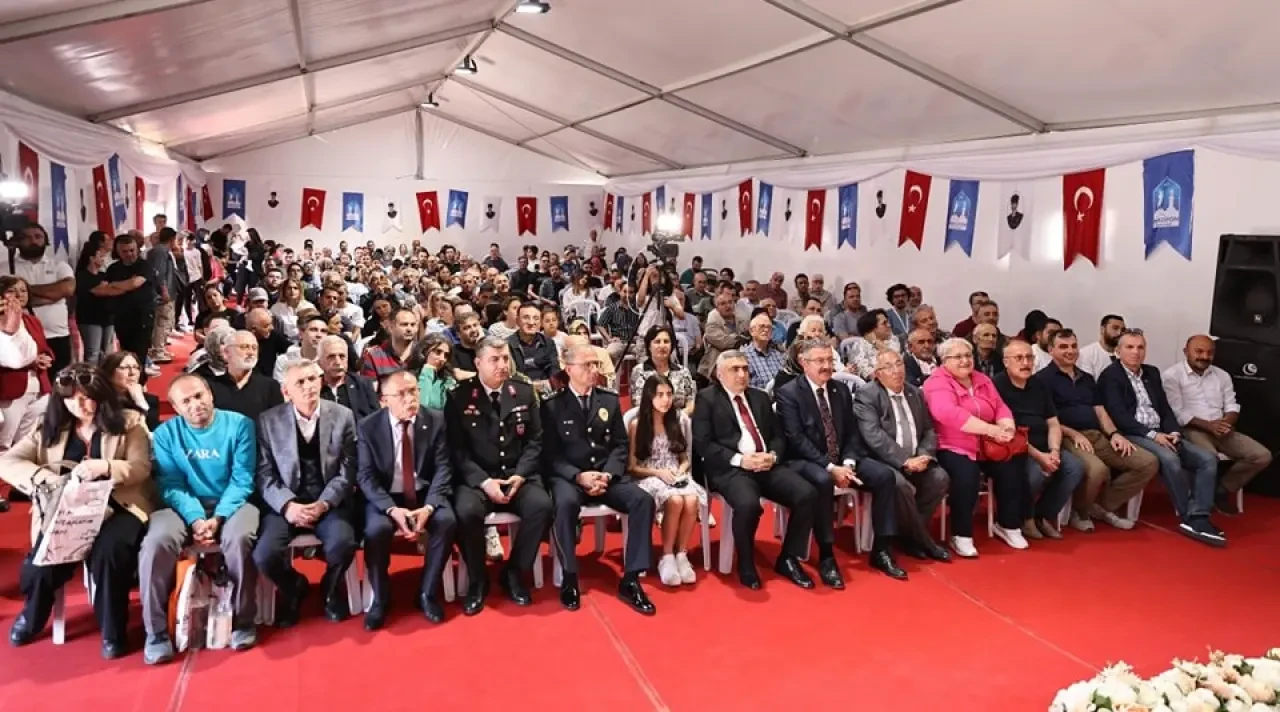 Cihat Yaycı ve Mete Yarar, Merzifon Kitap Fuarı’nda Gündemi Değerlendirdi 1