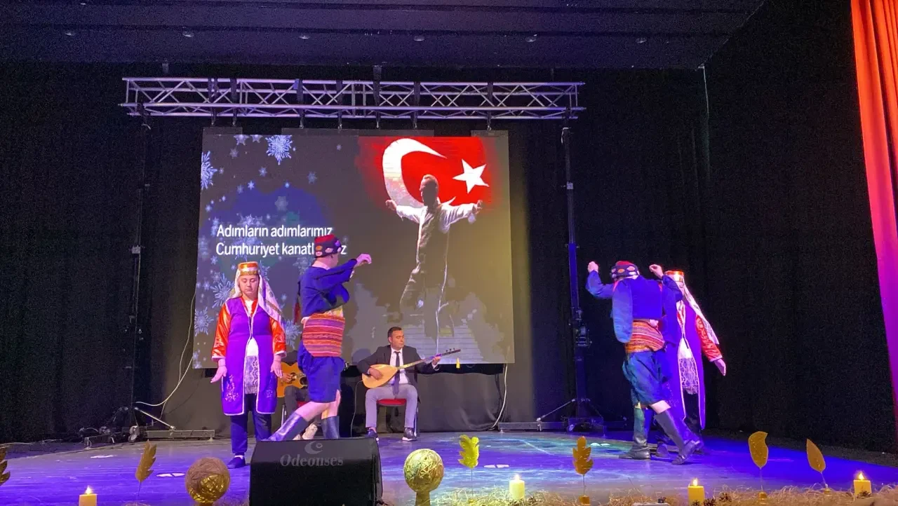 Merzifon’da Anlamlı Program: “Elimi Tutsan Engelimi Unutsam” 7