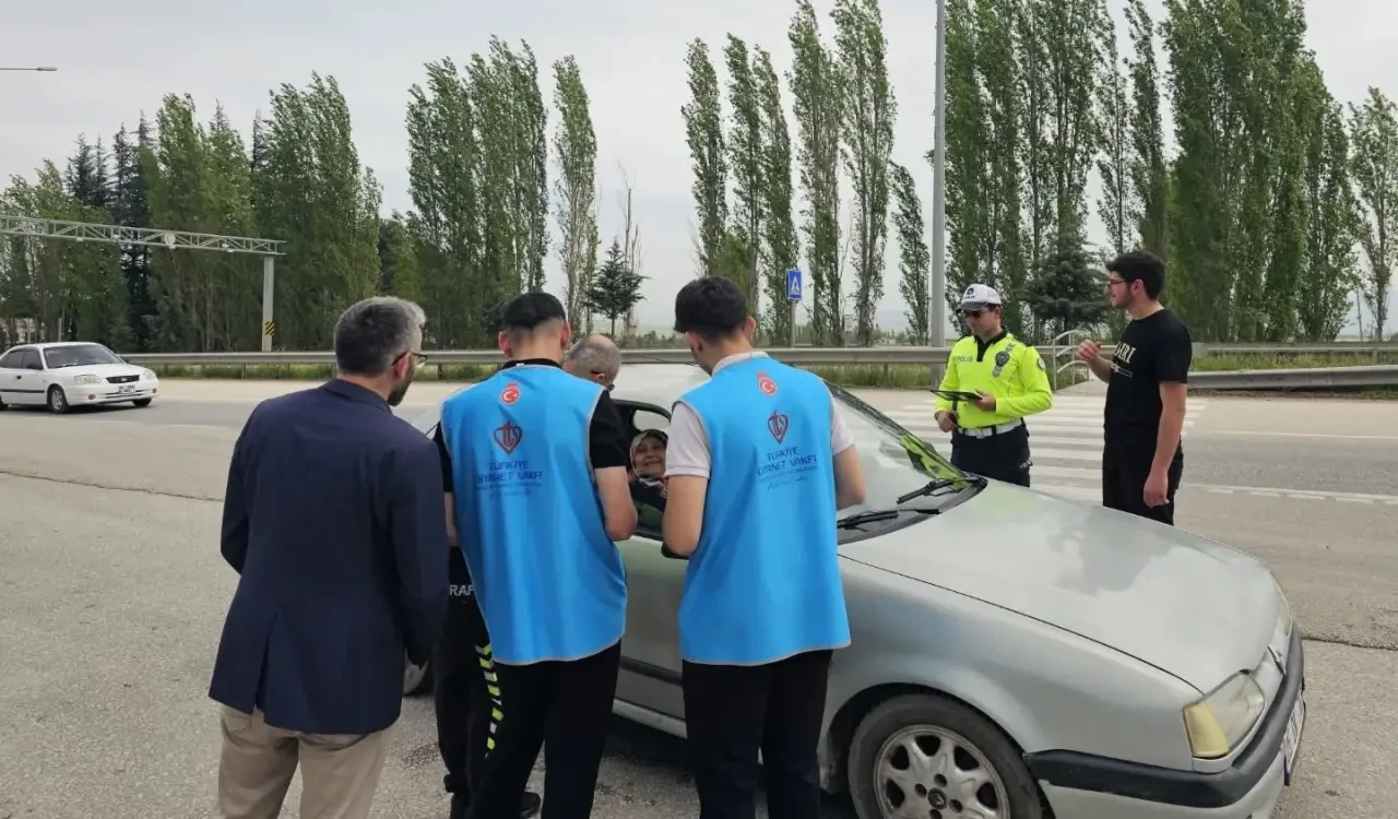 Merzifon’da Gençlerden Trafik Haftası’na Anlamlı Katkı 1
