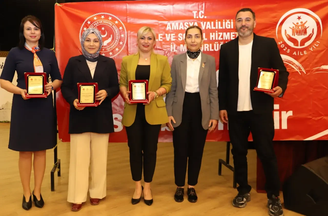 Amasya’da Aileye Dair Derin Bir Bakış: Kültür, Değer ve Teknoloji Paneli Yoğun İlgi Gördü 4