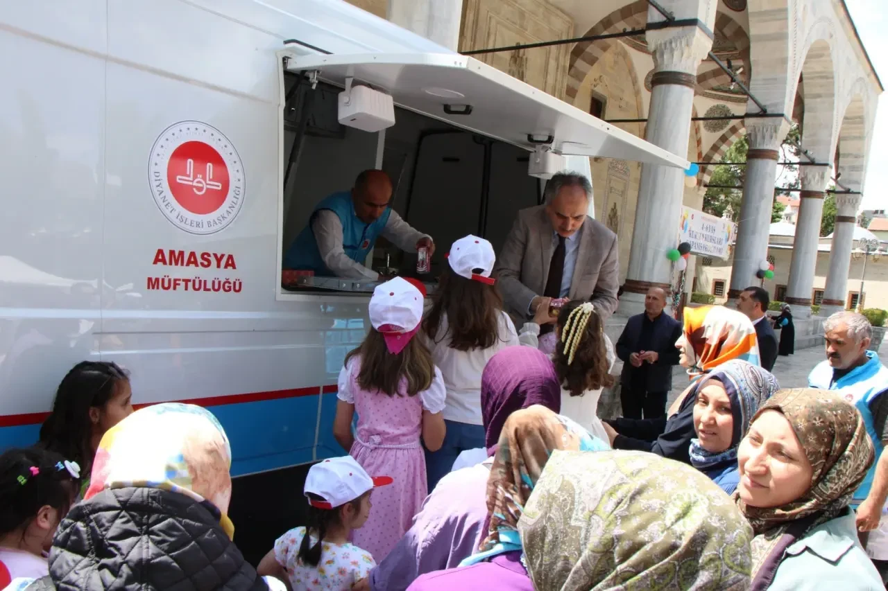 Minikler İçin Coşkulu Kapanış: Sultan II. Beyazıt Camii’nde Neşe Dolu Anlar 2