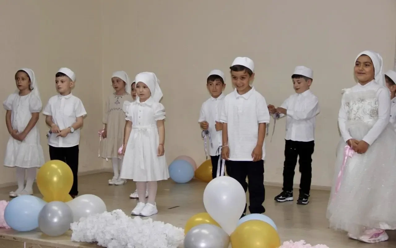 Hamamözü’nde 4-6 Yaş Kur’an Kursu Yıl Sonu Programı Renkli Görüntülere Sahne Oldu 3