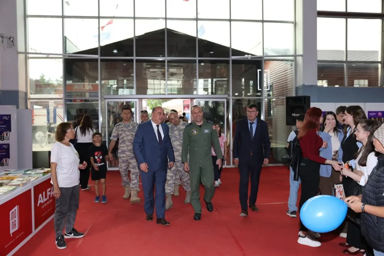Merzifon 8. Kitap Fuarı’na Komutan Ziyareti: Kültüre Ortak Destek 2
