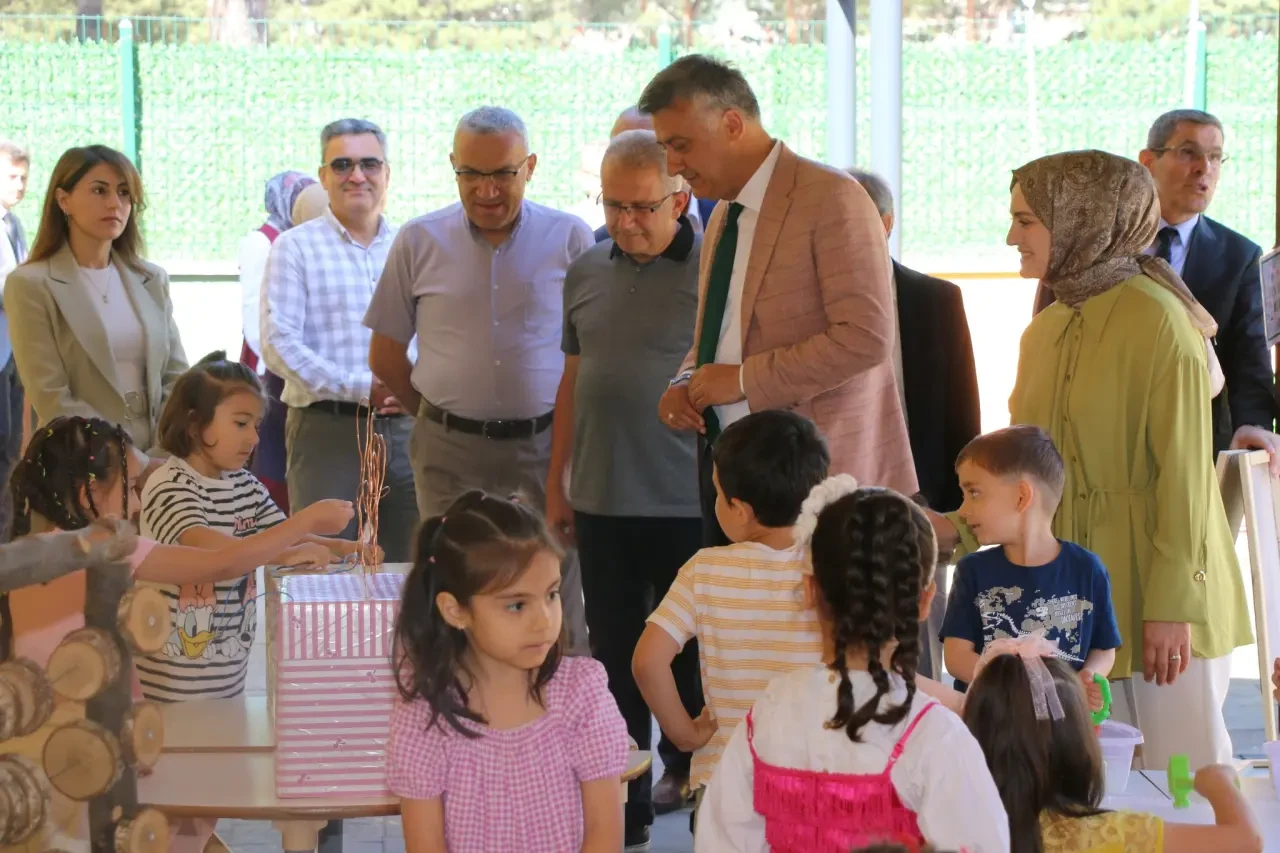 Amasya’da Açık Hava Sınıfı Açıldı: Minikler Doğayla İç İçe Öğreniyor 3