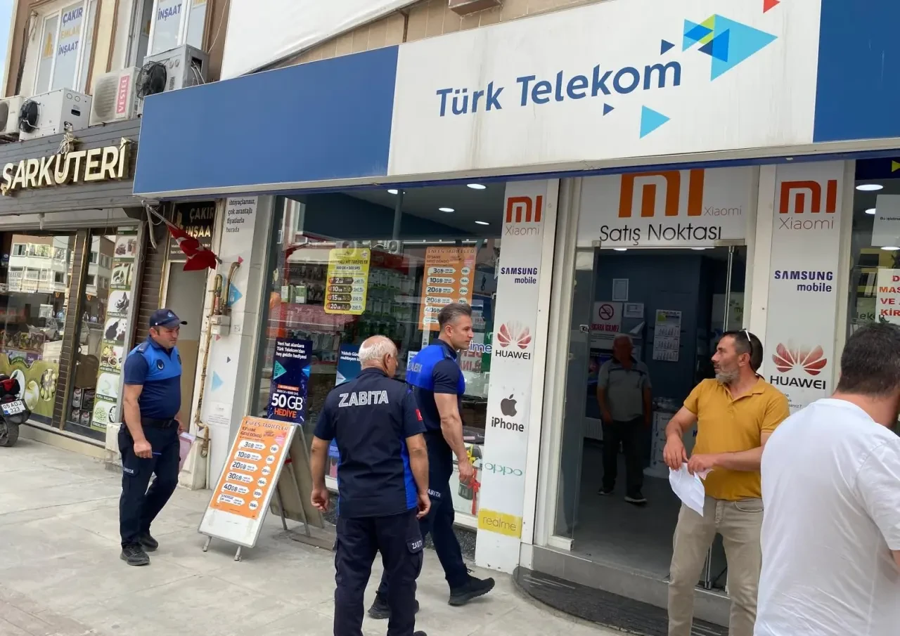 Merzifon’da Zabıta Kaldırım İşgallerine Göz Açtırmıyor! 2