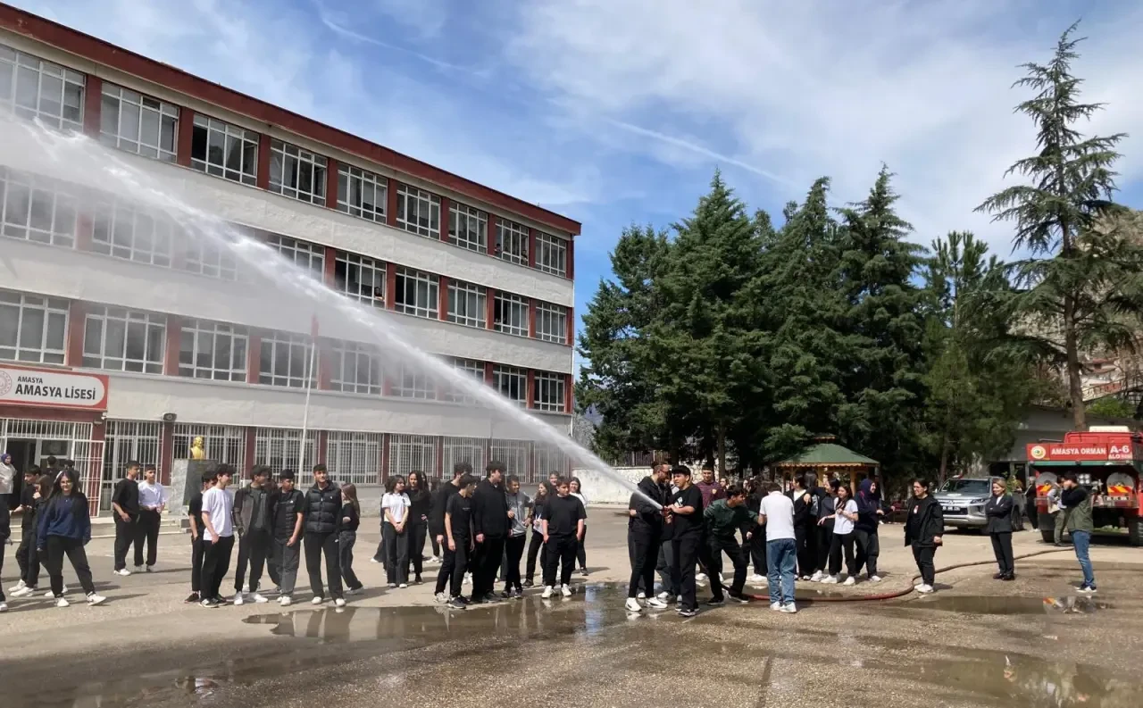 Amasya Lisesi Öğrencilerine Orman Yangınlarıyla Mücadele Eğitimi Verildi 1