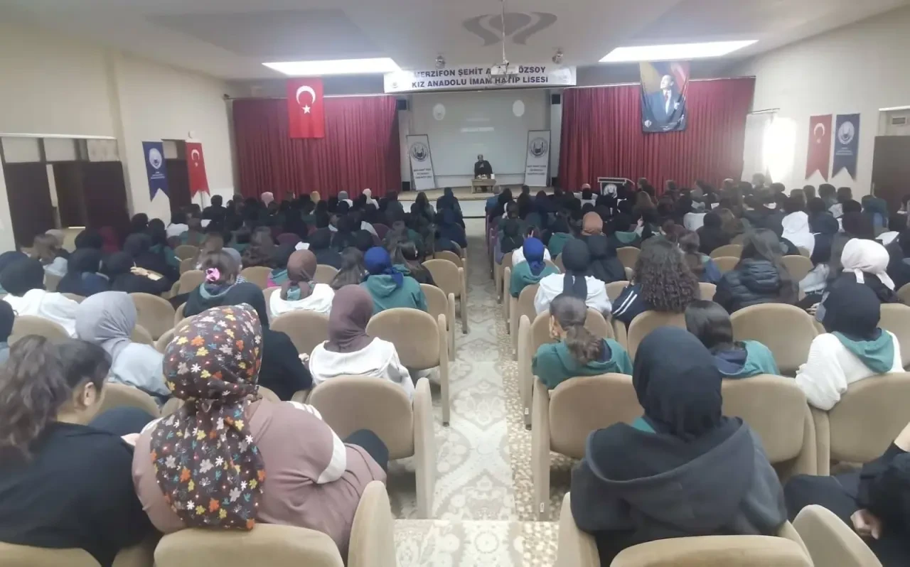Dr. Ömer Demirbağ Merzifon’da Öğrencilerle Buluştu 2