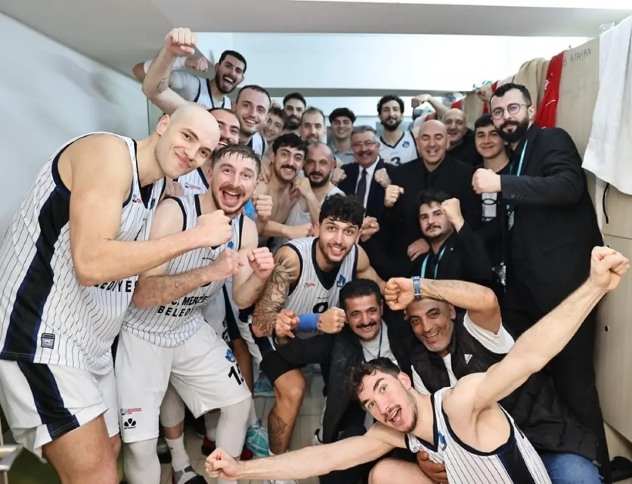 Merzifon Belediyespor’dan Dev Zafer! 2. Lig Yolunda Final Bileti 78-62’lik Galibiyetle Geldi 5