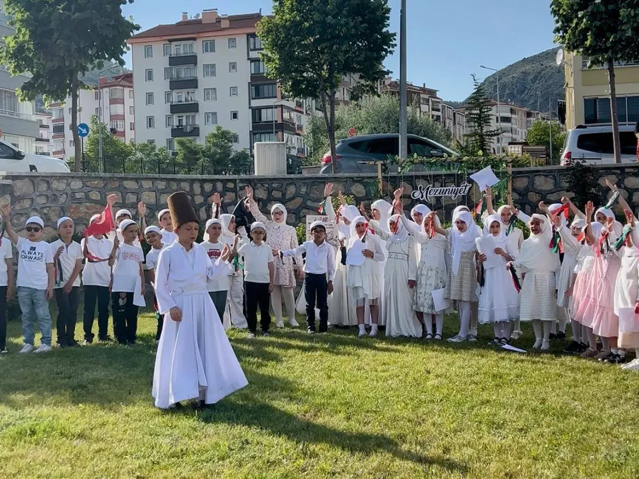 Amasya Hz. Ömer Kur’an Kursu’nda Mezuniyet Sevinci Yaşandı 1