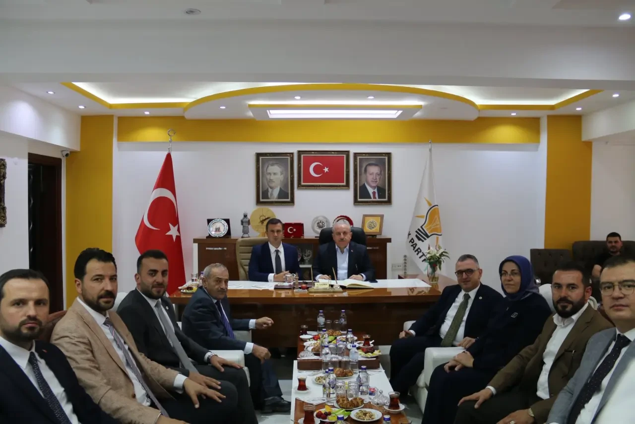 TBMM Eski Başkanı Mustafa Şentop Amasya’da AK Parti Teşkilatıyla Buluştu 4