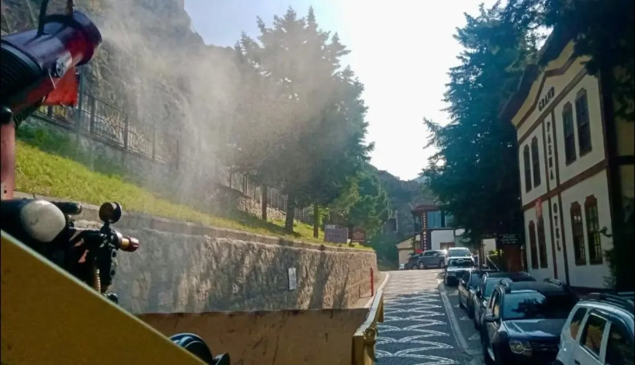 Amasya Belediyesi'nden Sivrisinek ve Haşereyle Etkin Mücadele 3