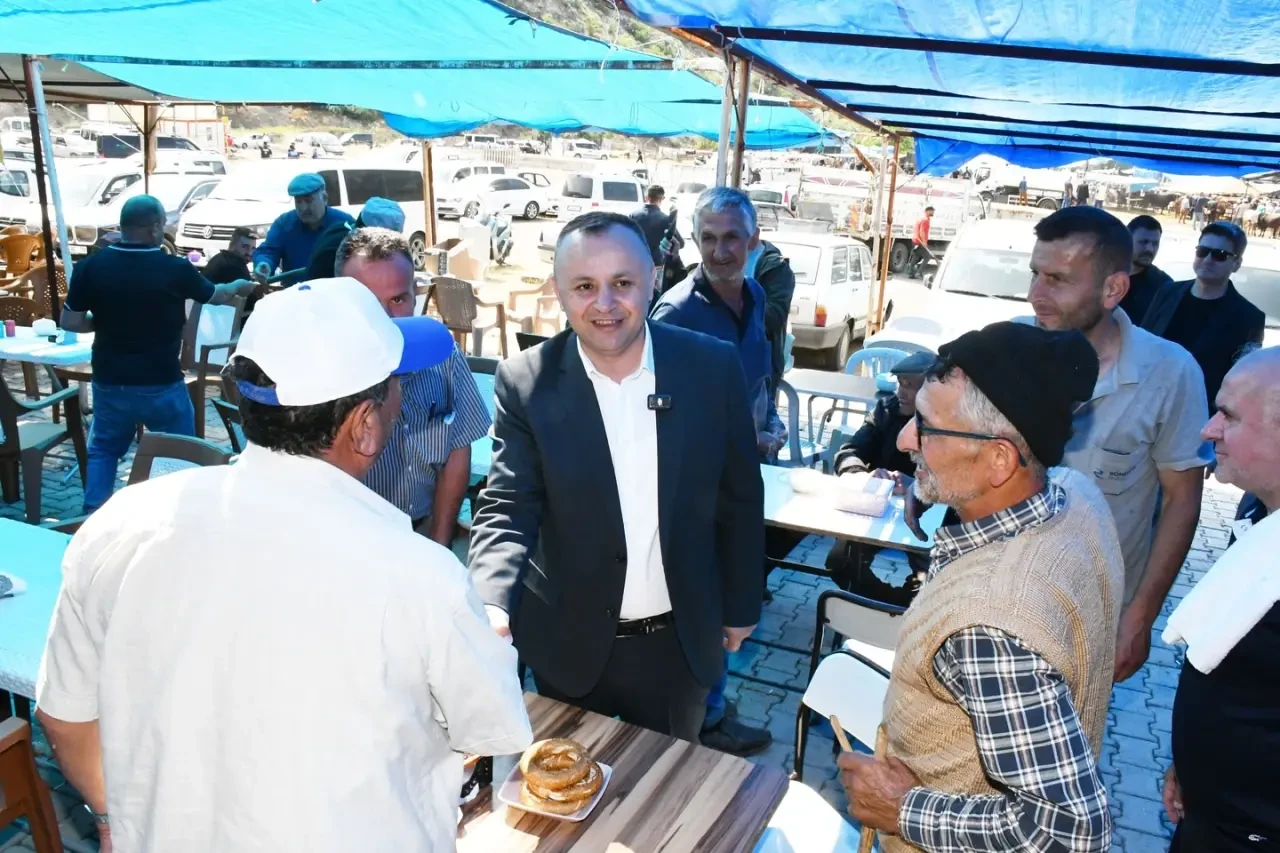 Başkan Turgay Sevindi Canlı Hayvan Pazarı’nı Ziyaret Etti 5