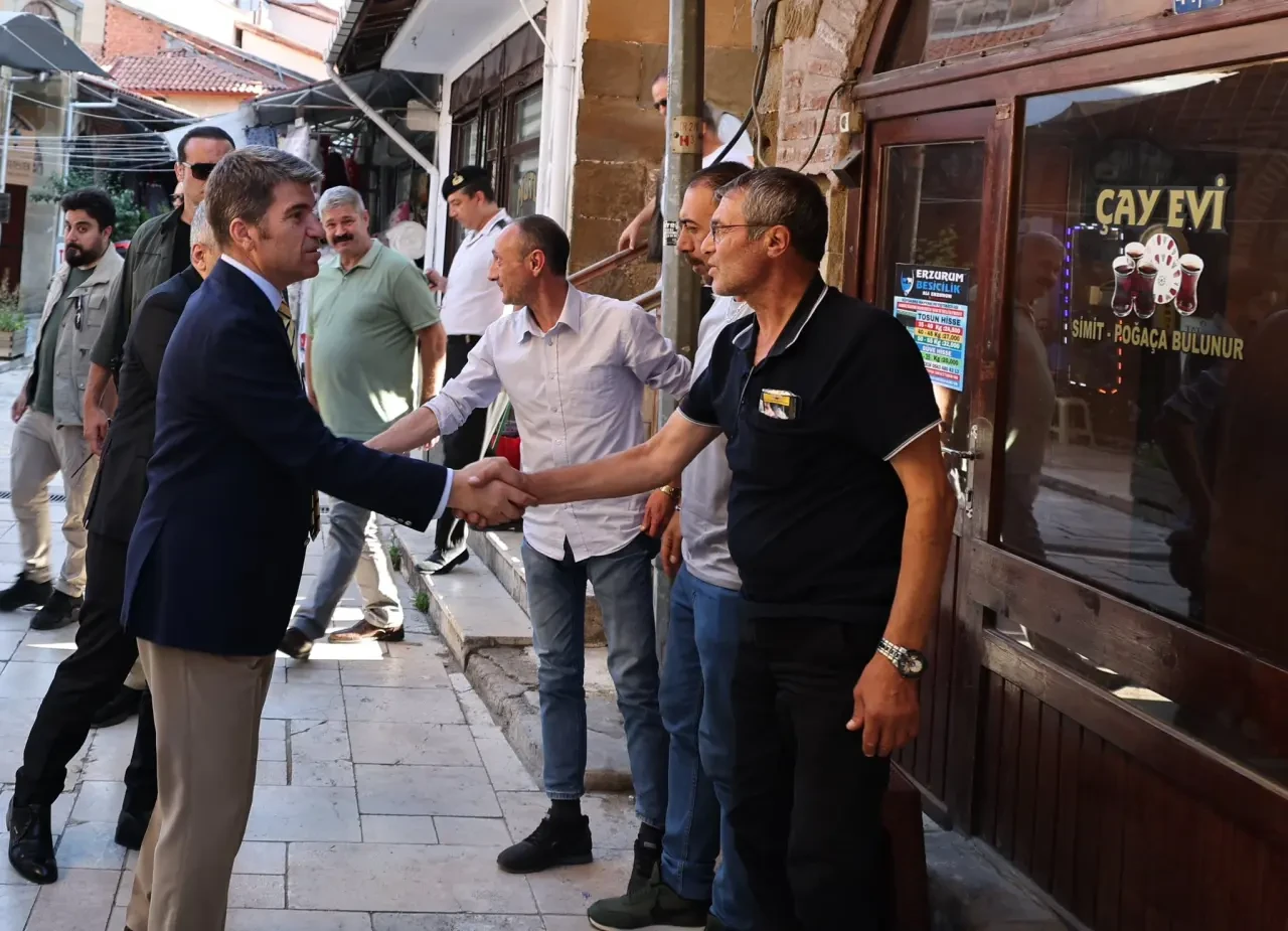 Vali Bakan’dan Merzifon’da Tarihe ve Esnafa Yakın Ziyaret 2