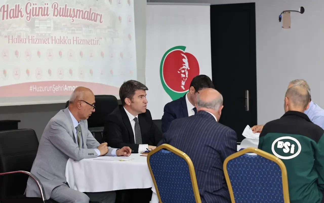 Amasya Valisi Önder Bakan, Halk Günü’nde Vatandaşlarla Buluştu 2