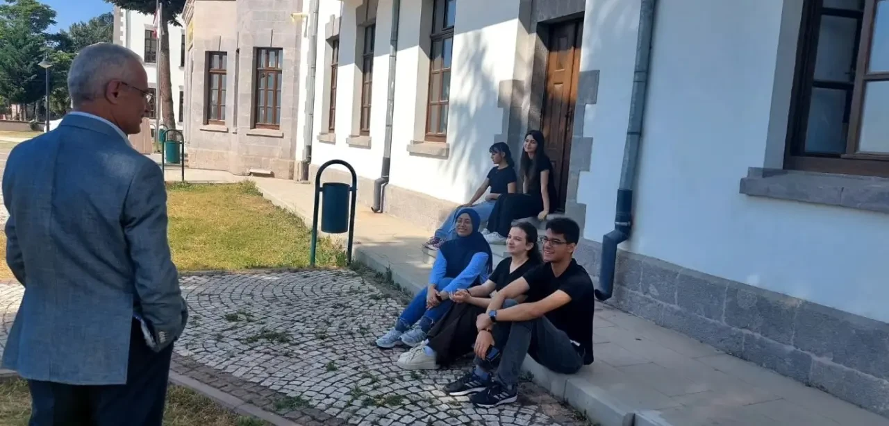 Merzifon Fen Lisesi, YKS Öncesi Öğrencilerine Moral Etkinliği Düzenledi 2