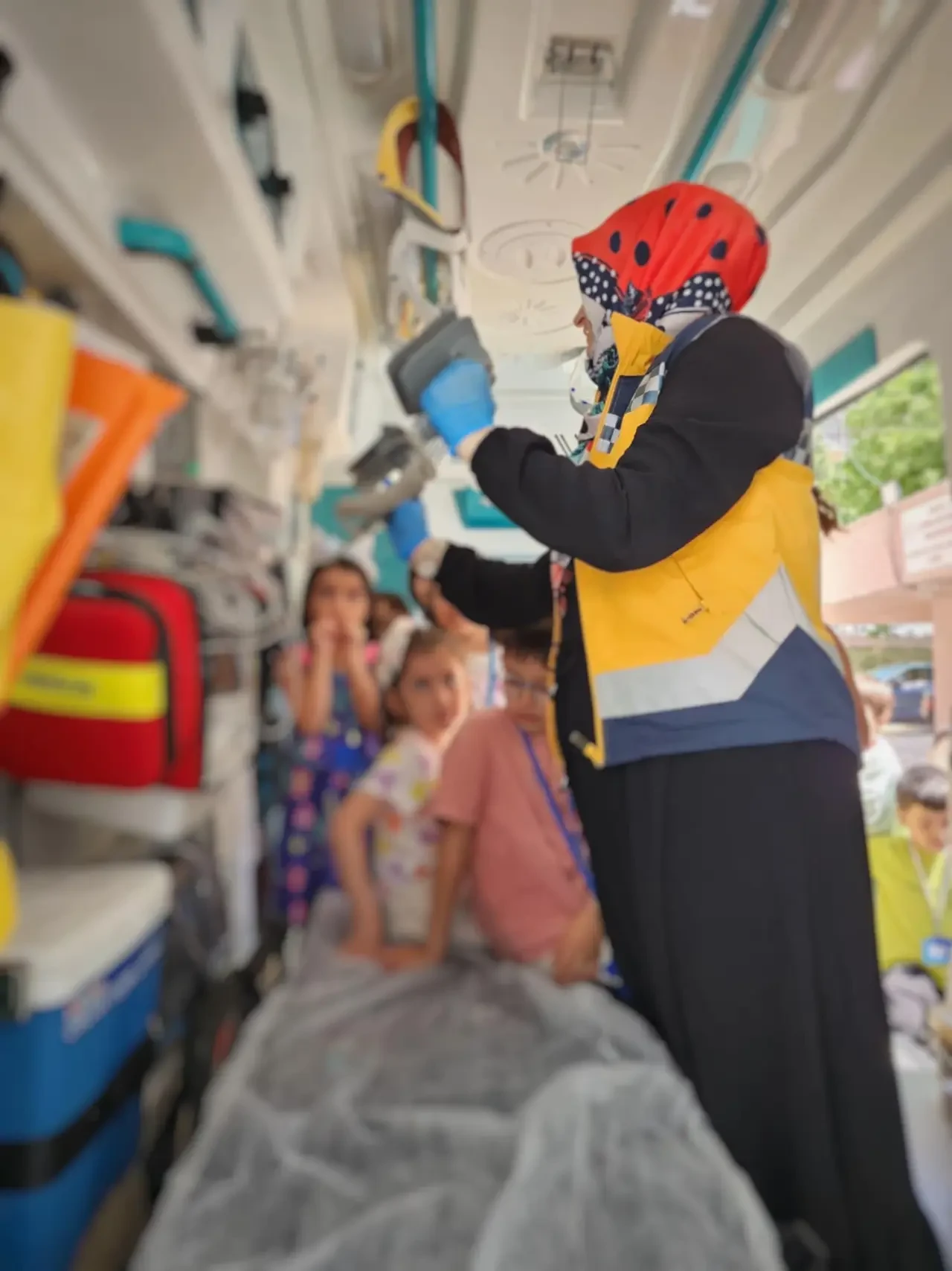 Anaokulu Öğrencilerinden Ambulans Ekibine Anlamlı Ziyaret! 2