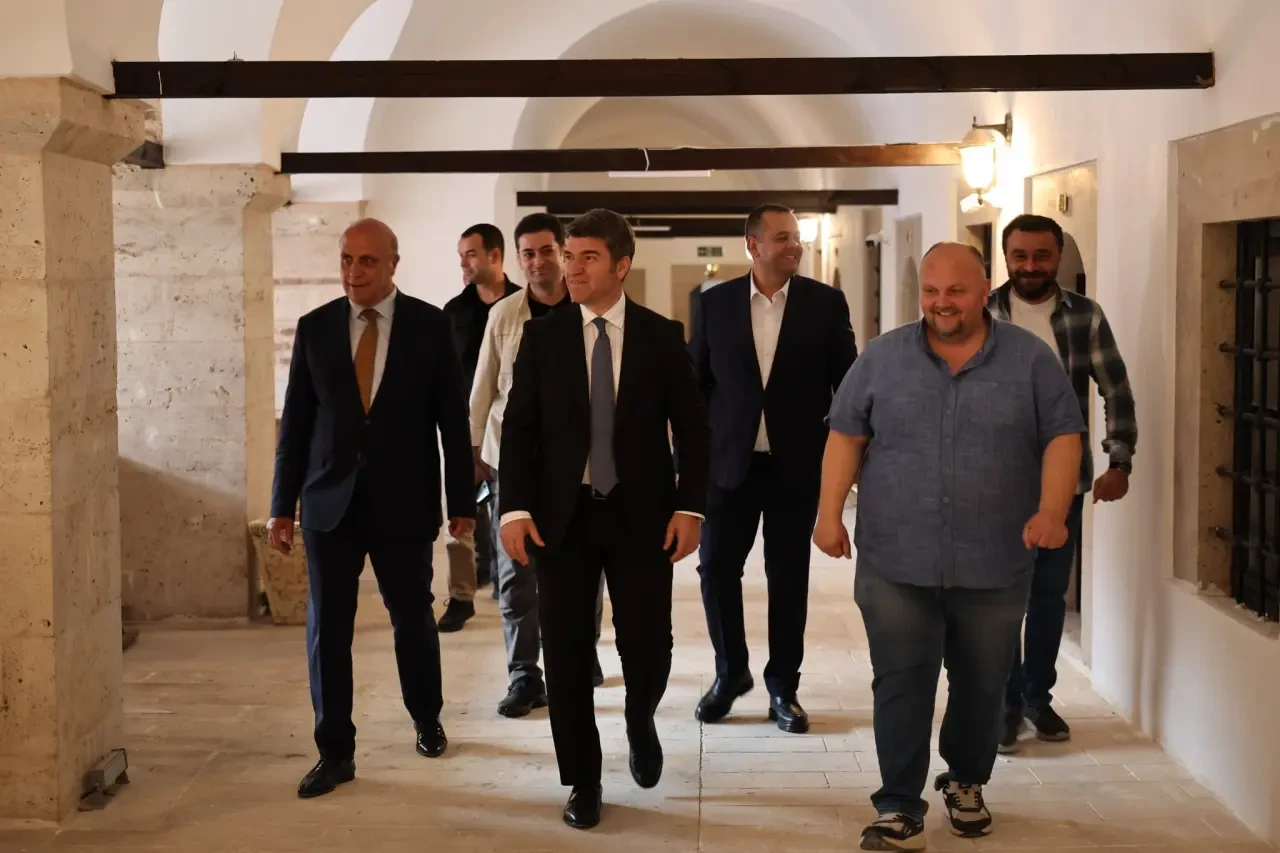 Amasya Valisi Önder Bakan, Tarihi Taşhan'daki Çalışmaları İnceledi 3