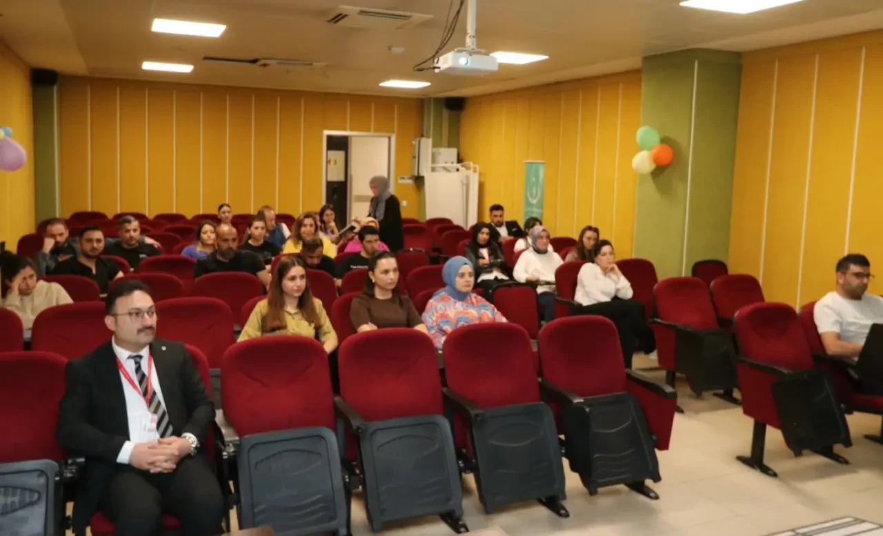 Amasya’da Sağlık Personeline “İletişim ve Hasta Hakları” Eğitimi 3