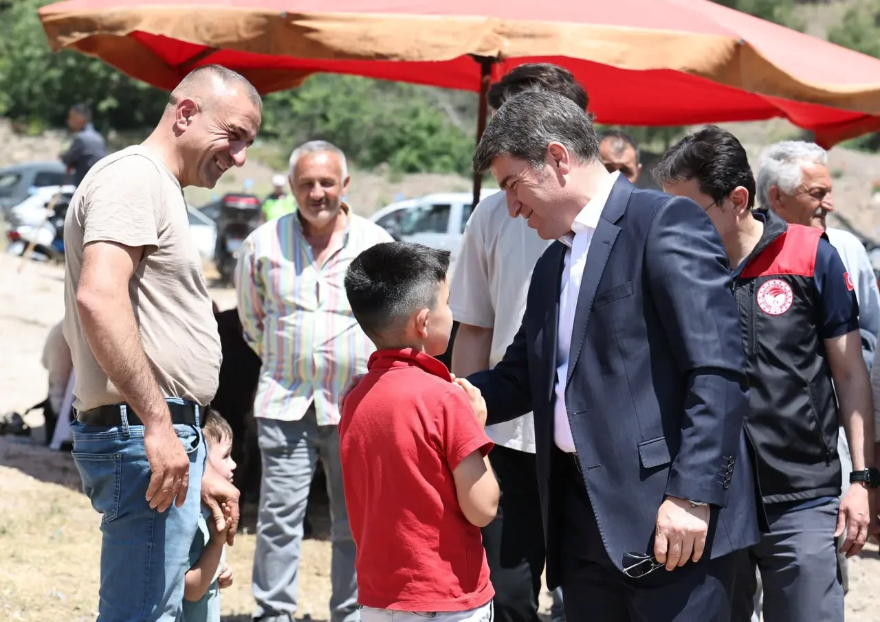 Amasya Protokolünden Hayvan Pazarı Ziyareti 2