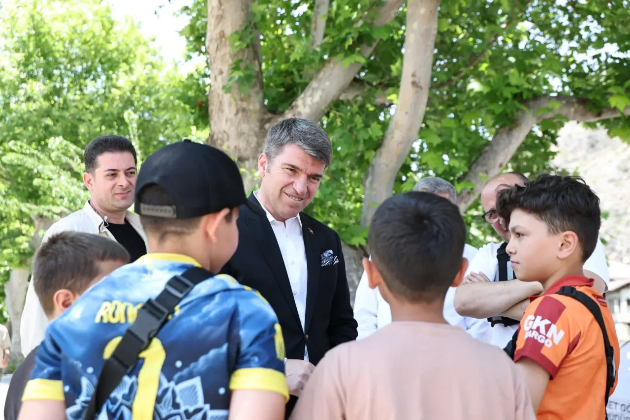 Vali Önder Bakan Amasya’da Esnaf ve Vatandaşlarla Buluştu 1